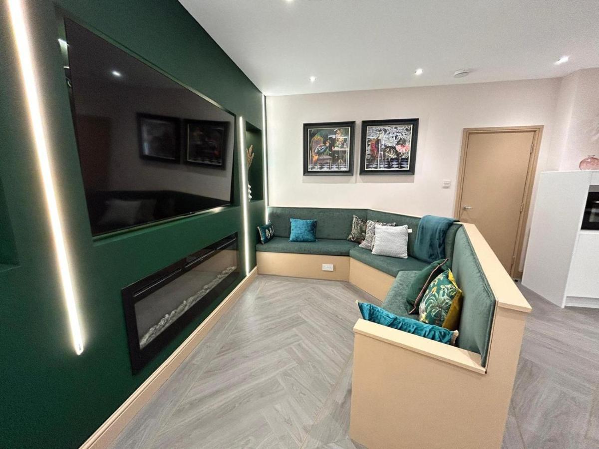 Strawberry Fields Suite By Sasco Apartments Blackpool Exteriör bild