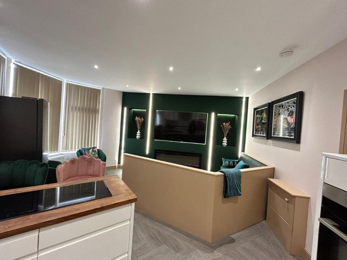 Strawberry Fields Suite By Sasco Apartments Blackpool Exteriör bild