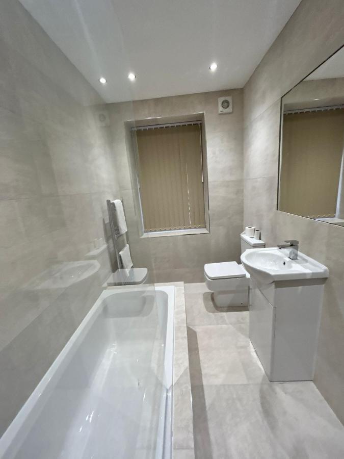 Strawberry Fields Suite By Sasco Apartments Blackpool Exteriör bild