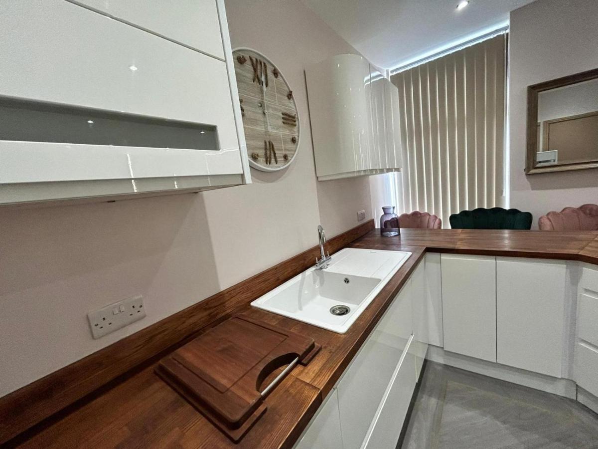 Strawberry Fields Suite By Sasco Apartments Blackpool Exteriör bild