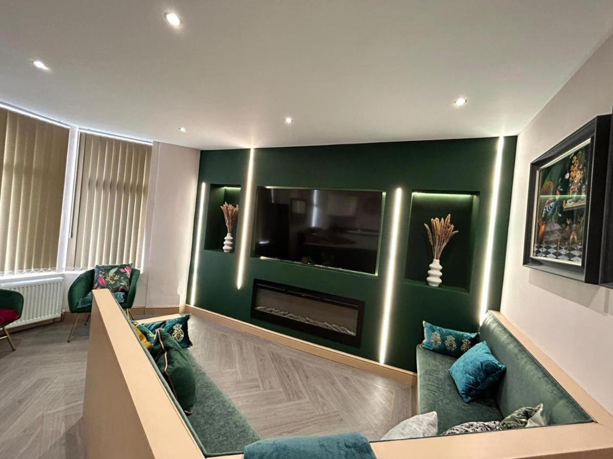 Strawberry Fields Suite By Sasco Apartments Blackpool Exteriör bild